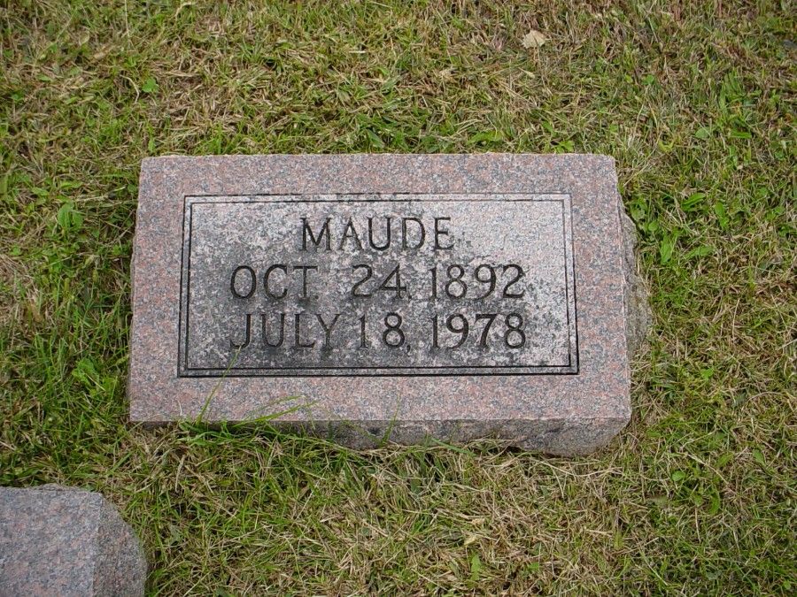  Maude Willis
