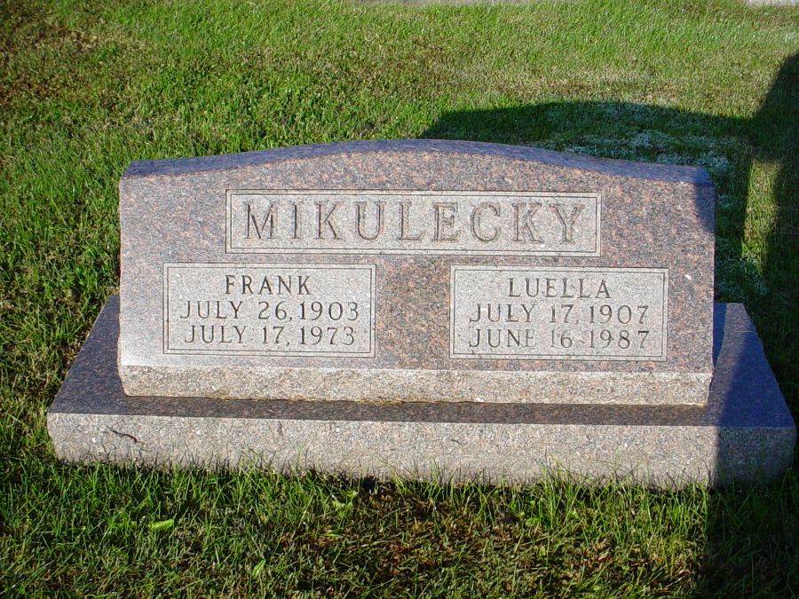  Frank & Luella Mikulecky