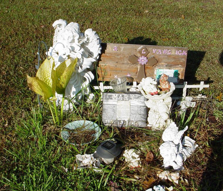  Mary Louise Vahldick Headstone Photo, Auxvasse Cemetery, Callaway County genealogy
