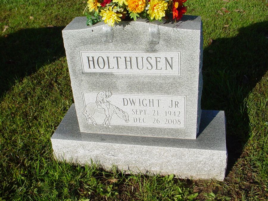  Dwight Holthusen Jr.