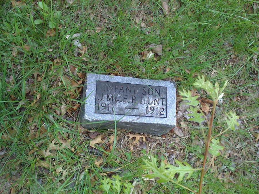  Infant son Hunt Headstone Photo, Bachelor Cemetery, Callaway County genealogy