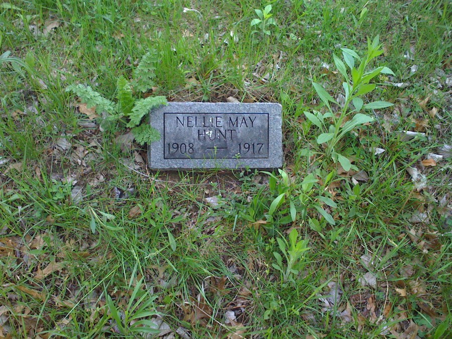  Nellie May Hunt Headstone Photo, Bachelor Cemetery, Callaway County genealogy