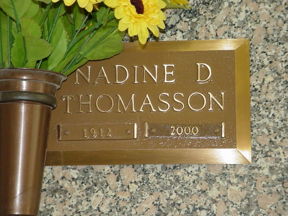  Nadine Davis Thomasson Headstone Photo, Callaway Memorial Gardens, Callaway County genealogy
