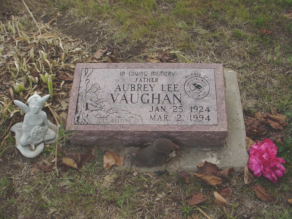  Aubrey Lee Vaughan Headstone Photo, Hillcrest Cemetery, Callaway County genealogy