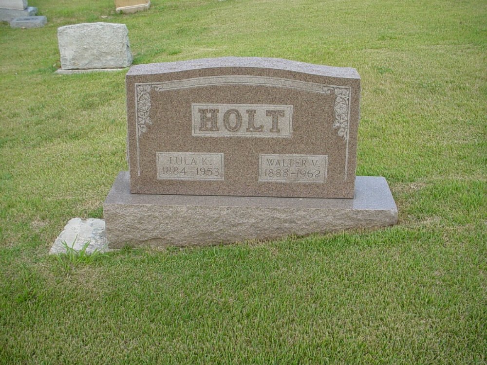  Walter Holt and Lula Clatterbuck Headstone Photo, Hillcrest Cemetery, Callaway County genealogy