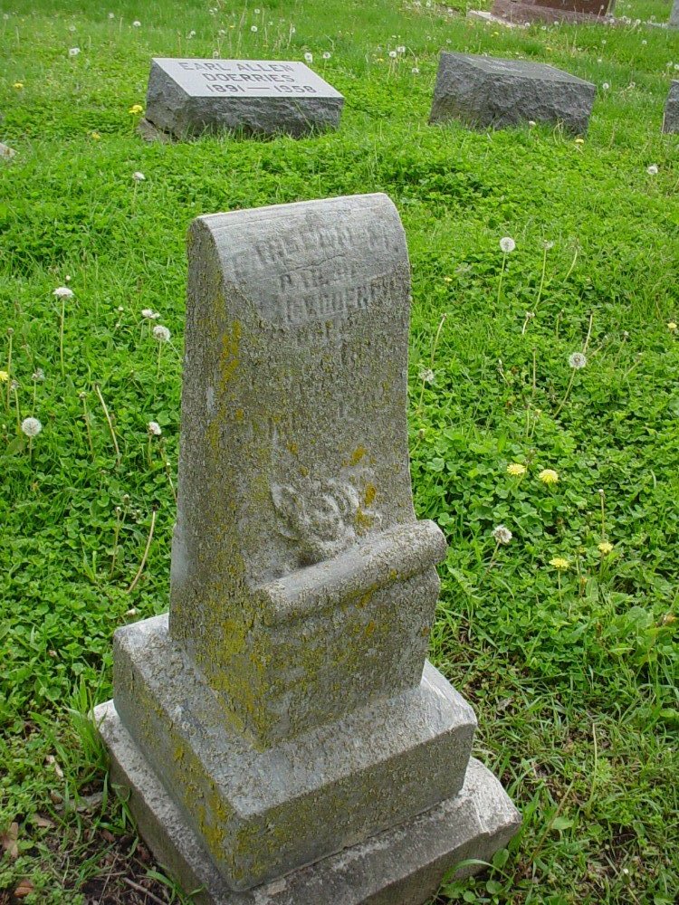  Earleen M. Doerries Headstone Photo, Hillcrest Cemetery, Callaway County genealogy