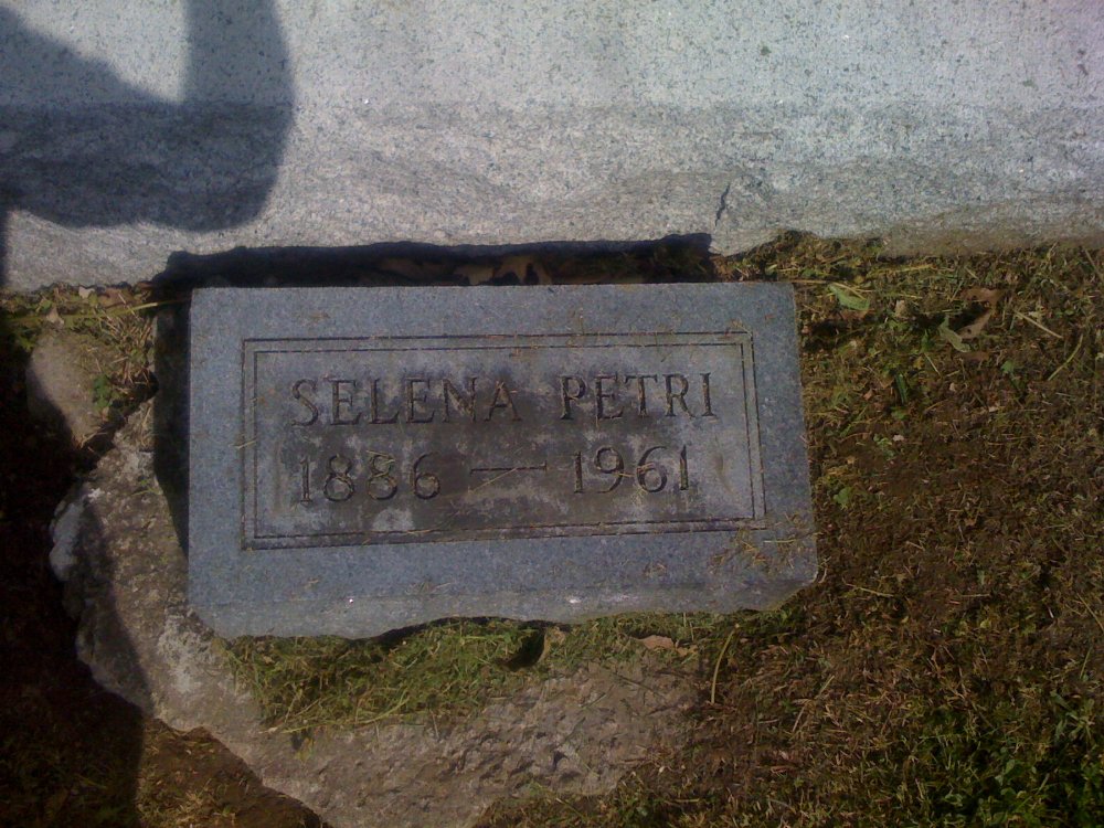  Selena Petri Lorenz Headstone Photo, Hillcrest Cemetery, Callaway County genealogy