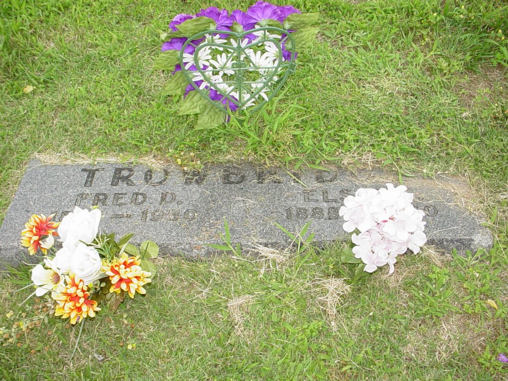  Fred Trowbridge & Elsie E. Dawson Headstone Photo, Hopewell Baptist Church, Callaway County genealogy