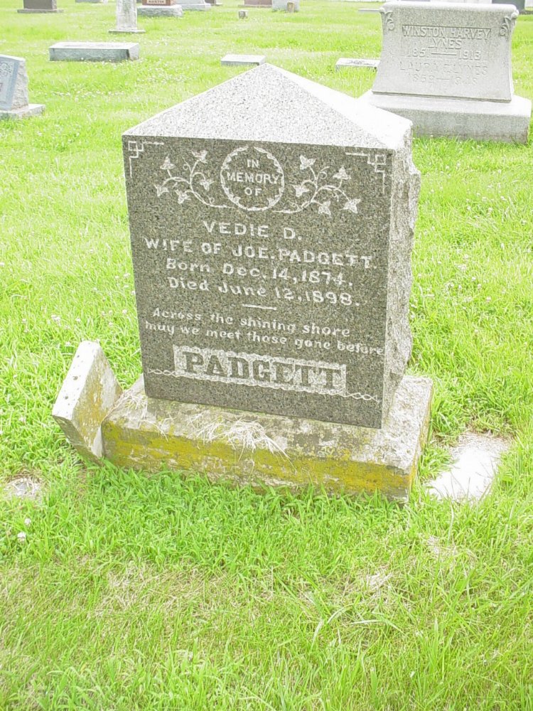  Verdie D. Moore Padgett Headstone Photo, New Bloomfield Cemetery, Callaway County genealogy